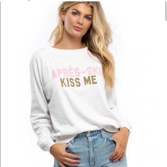 Wildfox Tops - Wildfox 🦊💋 apres ski kiss me sweatshirt